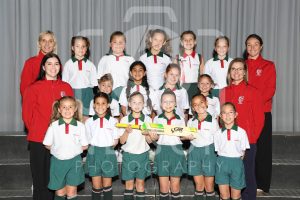 MINI-CRICKET GIRLS U8.JPG